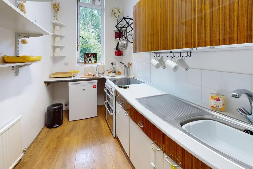 Spacious One Bedroom Flat West Hoathley Buitenkant foto